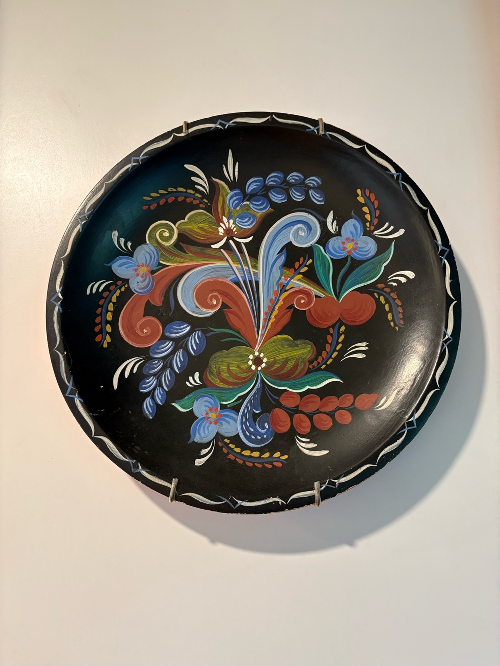 ❤️🩵 Vintage Hand-painted Norwegian Rosemaling Plate